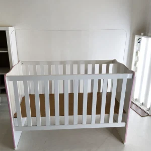 Skyla Baby Crib – Pink Trimed