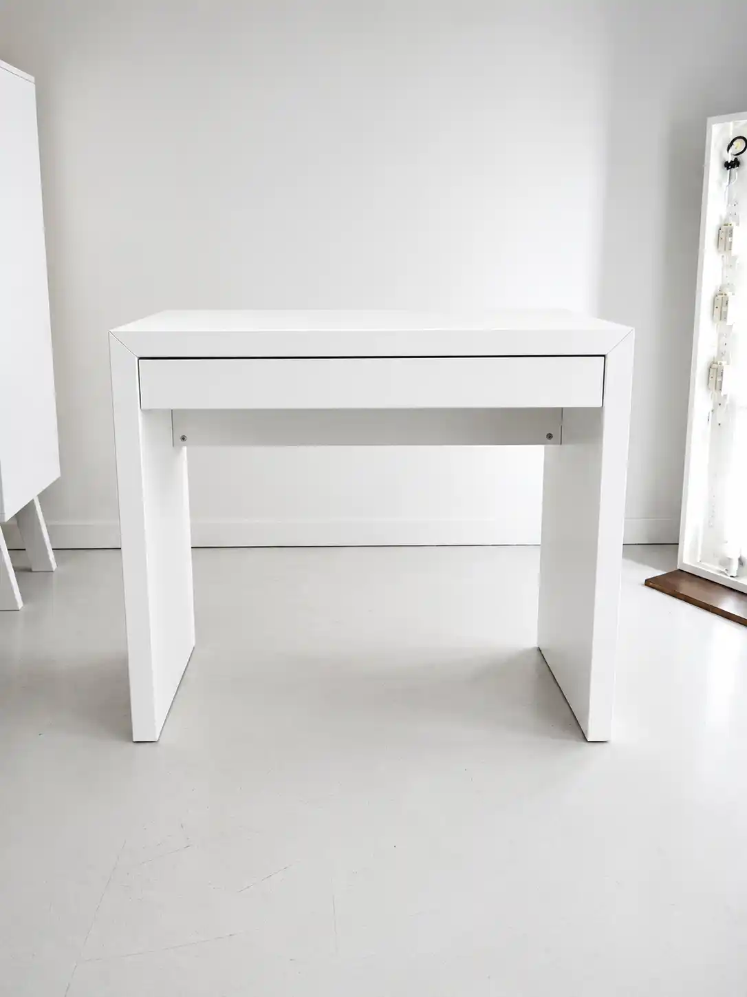 Linx Office Cabinet with Drawer- White
