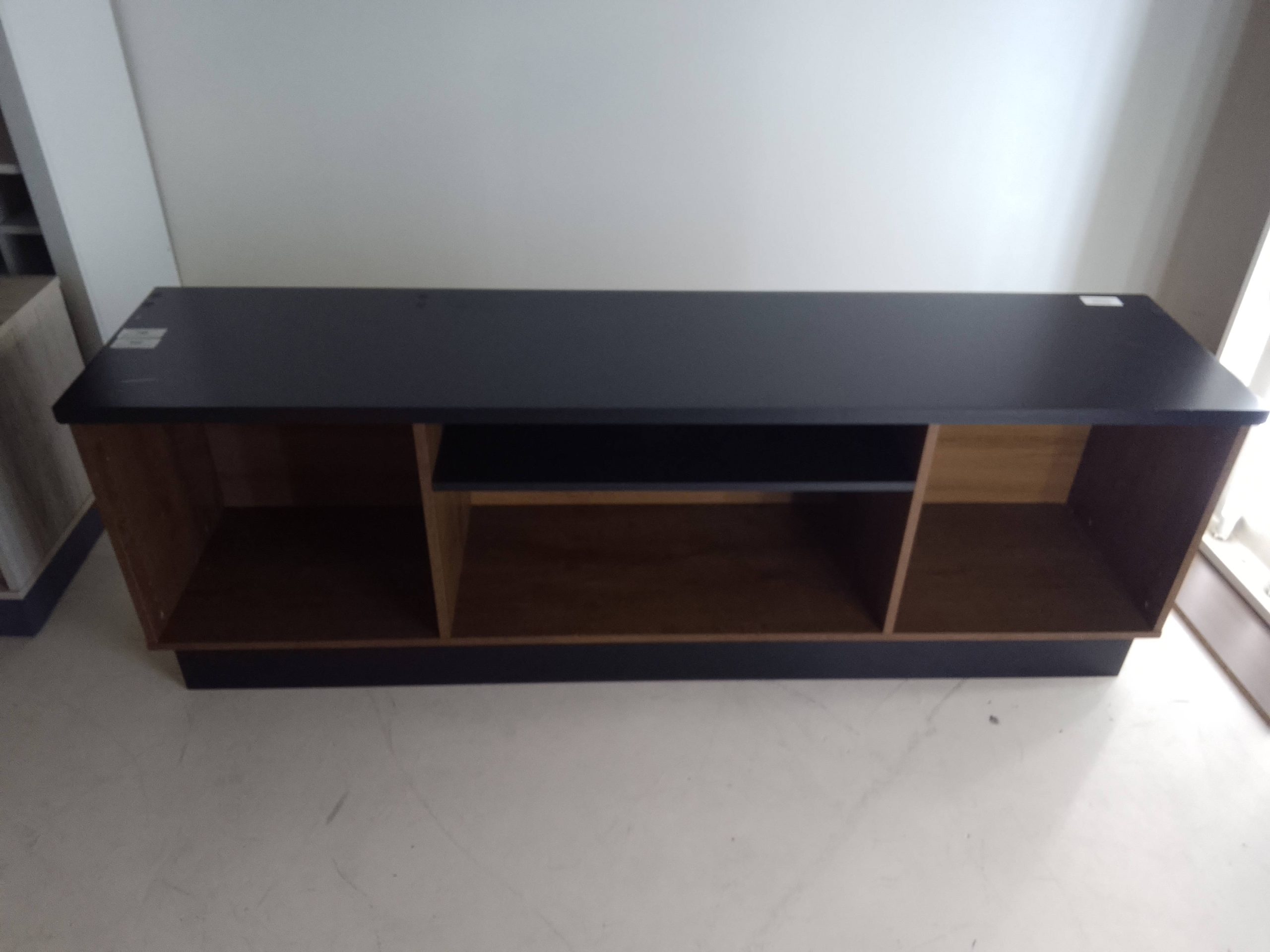 Entertainment Unit Aruba - Image 2