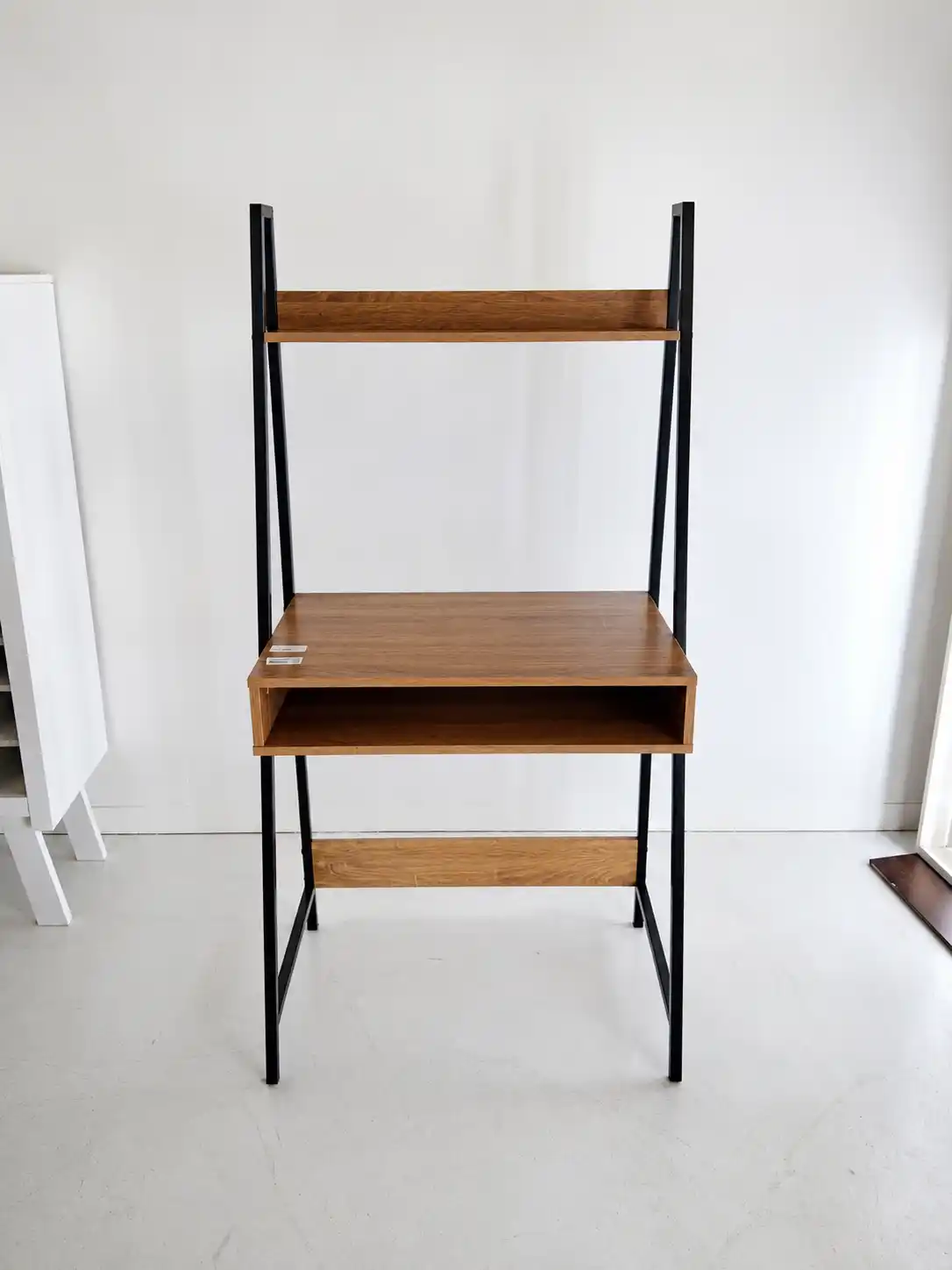 Linx Kentucky Desk